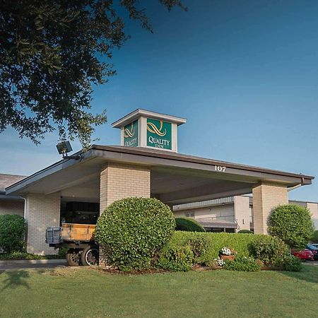 Quality Inn Ennis Bagian luar foto