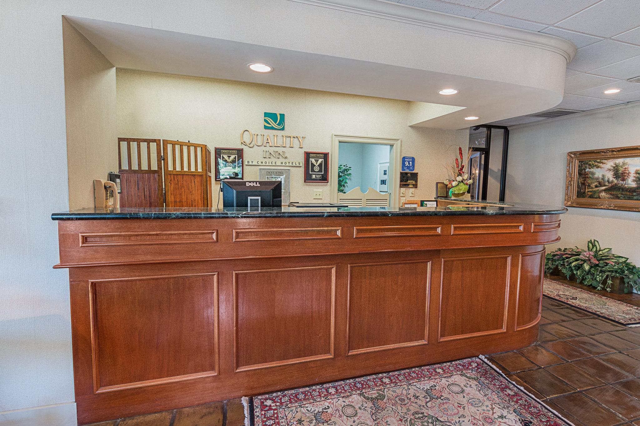 Quality Inn Ennis Bagian luar foto