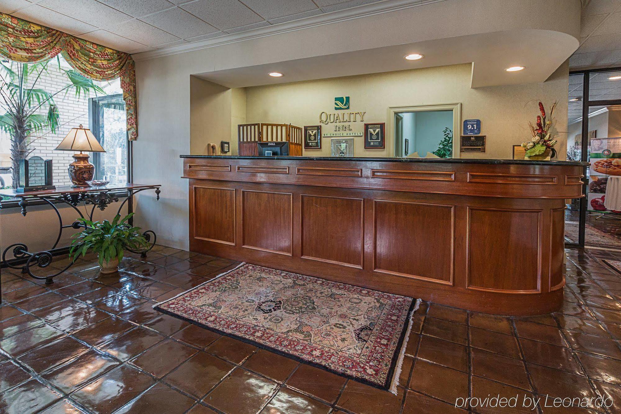 Quality Inn Ennis Bagian luar foto